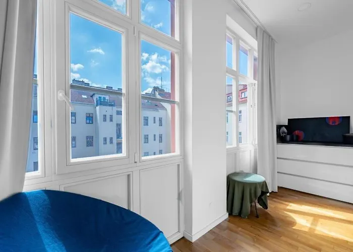 Great In The Hype Neighborhood Praga